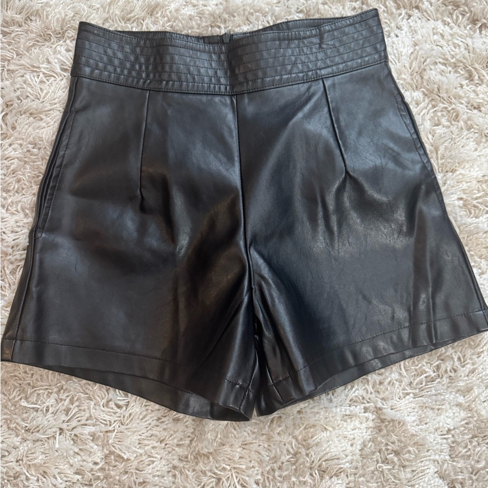Elegant Black High Waist Leather Shorts
